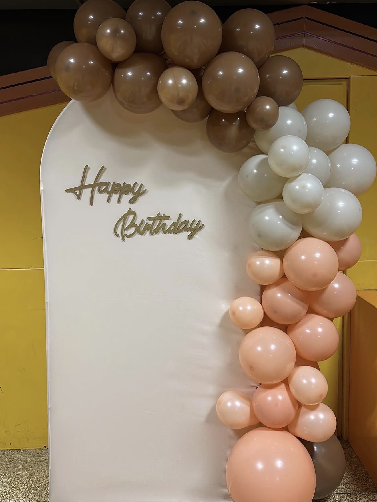 Ballon-Deko 20. Geburtstag in Beige-Gold-Creme